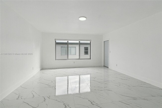 Foto del edificio - 740 82nd St
