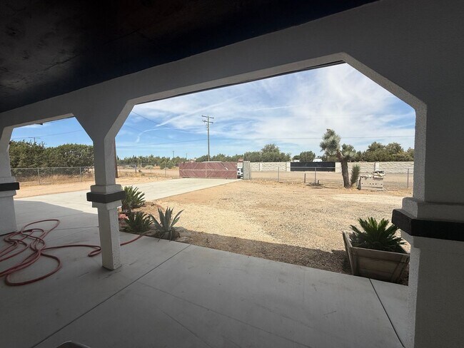 Foto del edificio - 12977 Cactus St