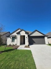 Building Photo - 737 Poppy Ln