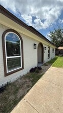 Building Photo - 201 Fleetwood Ct