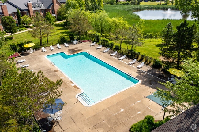 Piscina - Arbor Knoll Apartments