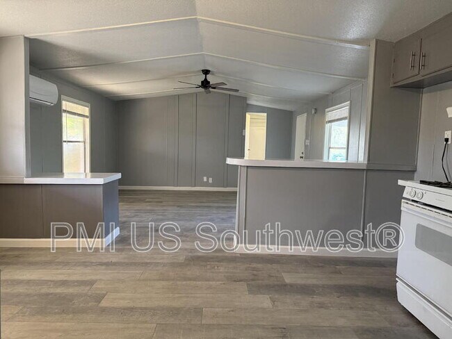 Foto del edificio - 314 Riverwood Ln