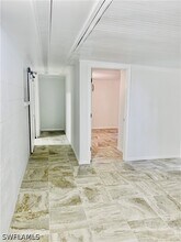 Building Photo - 1120 Vineyard St