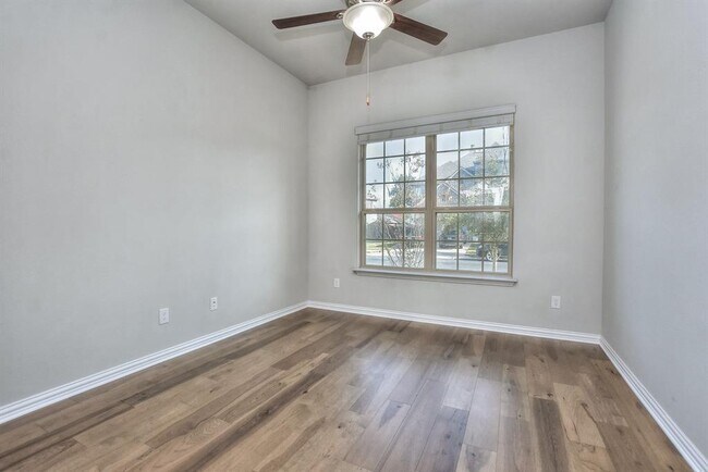 Building Photo - 409 Bluehaw Dr