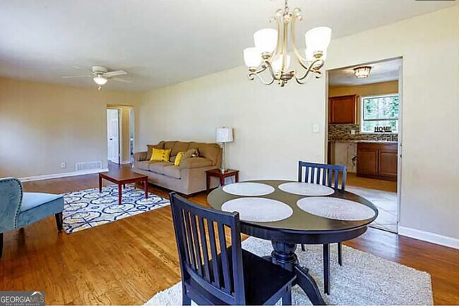 Foto del edificio - 3405 Elgin Dr