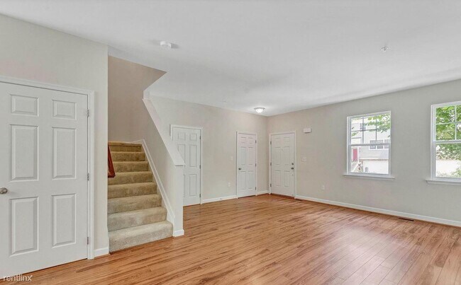 Foto del edificio - 3 br, 3 bath Townhome - 401 English Oak Lane