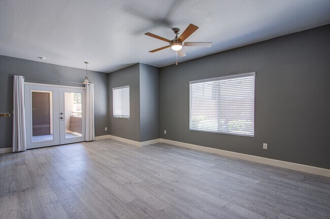 Foto del edificio - 9580 W Reno Ave