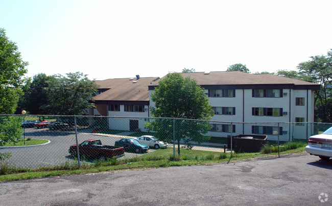 Building Photo - Fairmount Gardens