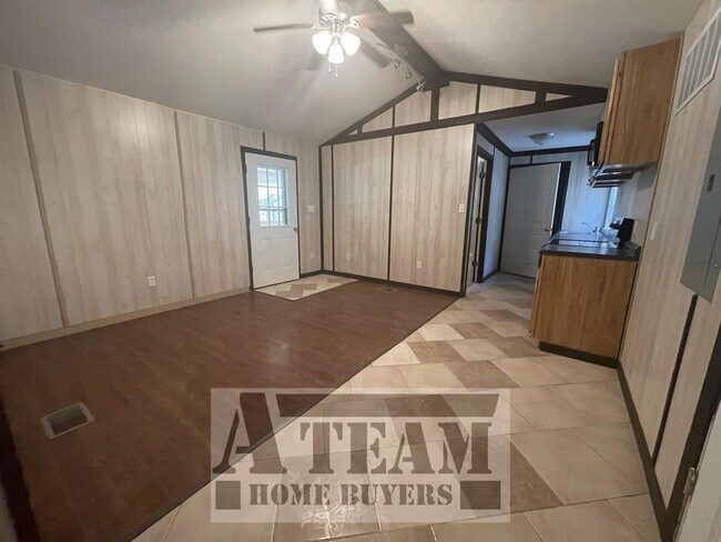 Building Photo - Clean 2 Bedroom 2 Bath Frame House in Mabank