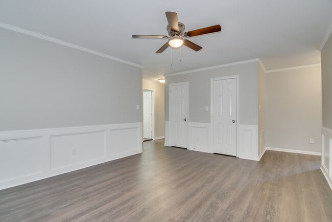 Building Photo - 357 Forest Ct