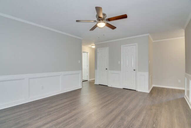 Foto del edificio - 357 Forest Ct
