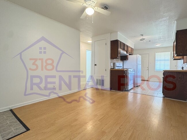 Building Photo - 106/108 Debra Ln