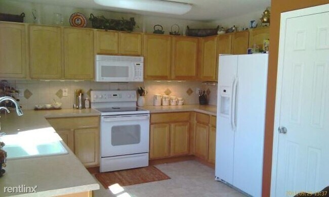 Building Photo - 4 br, 3.5 bath House - 8154 Cedar Chase Dr