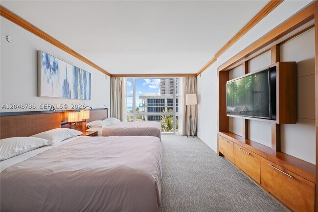 Foto del edificio - 6801 Collins Ave