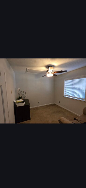 Foto del edificio - 4365 Lakeside Dr