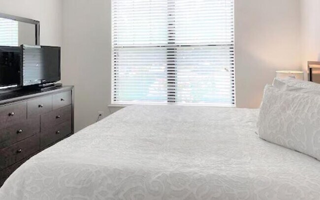 Building Photo - 2010 Forte Ln