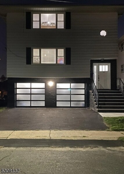 Primary Photo - 32 Henry St