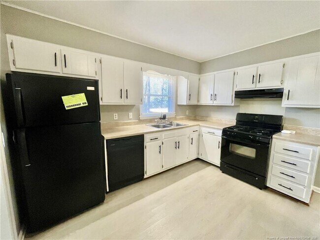 Foto del edificio - 452 Cloverhill Pl