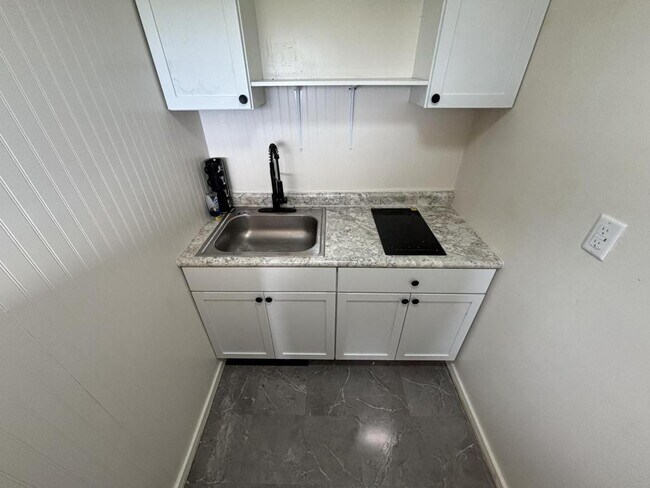 Foto del edificio - 10524 Farm Rd 2180