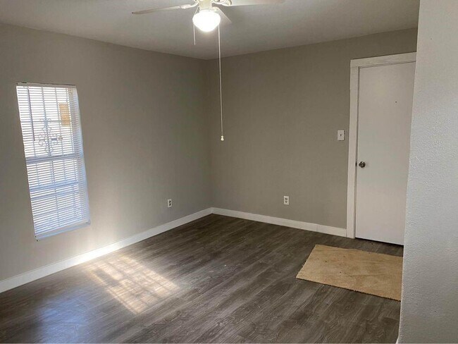 Foto del edificio - 4740 Stokes St