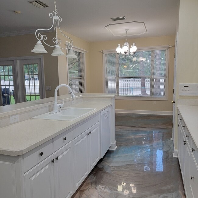 Foto del edificio - 1005 Misty Hollow Ln