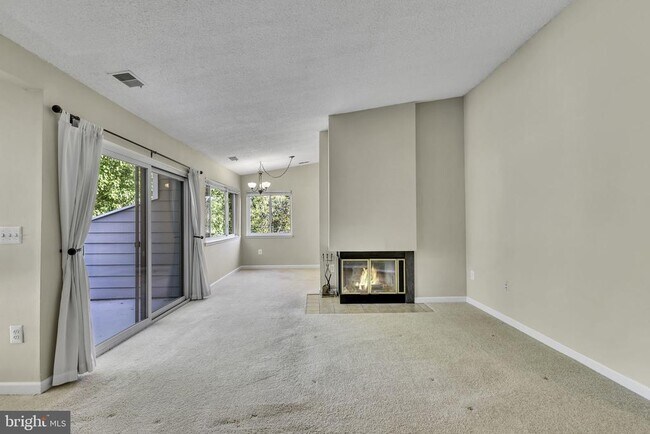 Building Photo - 11041 Villaridge Ct