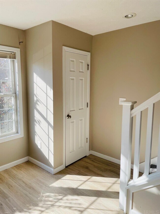 Building Photo - 1323 Cobble Creek Cir