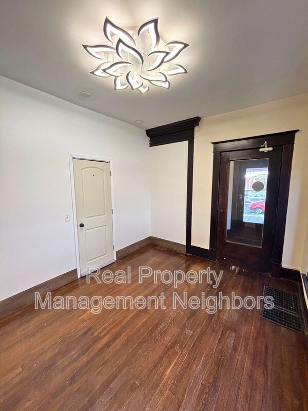 Foto del edificio - 216 Lafayette Ave NE