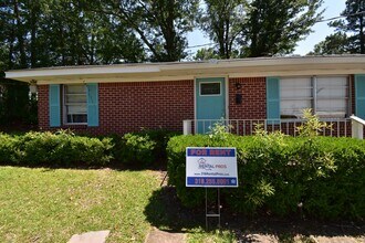 Building Photo - 209-211 W Virginia Ave