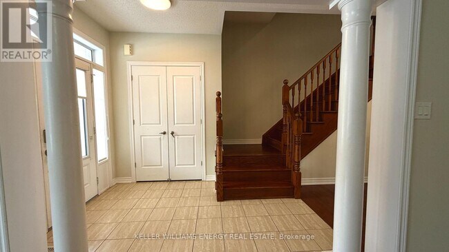 Photo du bâtiment - 53 Raven Cross Ave