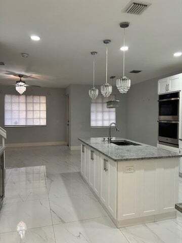 Building Photo - 1305 Lucaya Dr