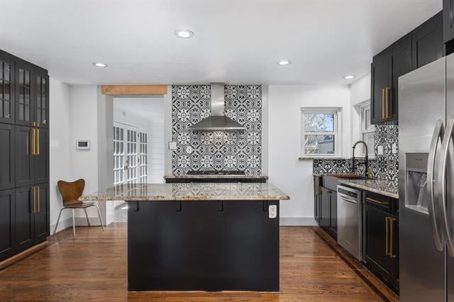 Building Photo - 9929 Gooding Dr