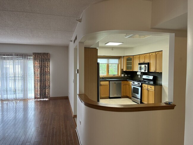 Foto del edificio - 650 S River Rd