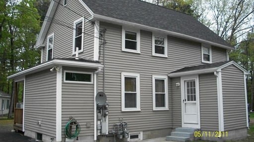 Building Photo - 65R Church St