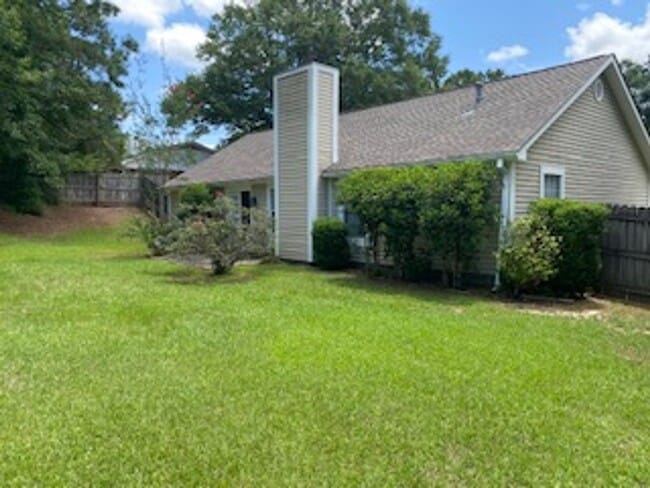 Building Photo - Wonderful 3/2 home in great neighborhood