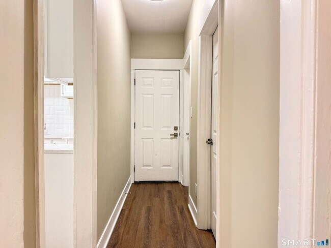 Foto del edificio - 876 Elm St