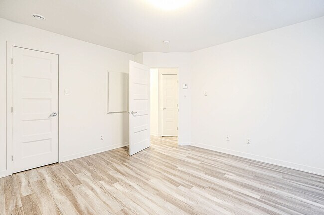 Photo du bâtiment - 1625 Av. de la Gare