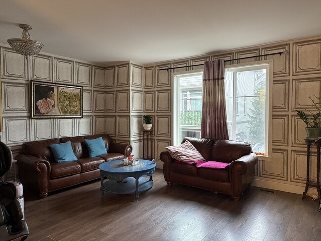 Building Photo - 8217-204B 204B St.