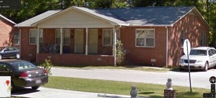Building Photo - 202 Sarah St