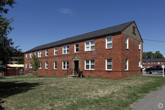 Foto principal - University Falls Apartments