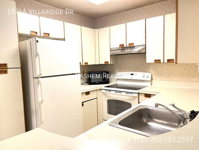 Building Photo - Cozy 1 Bed Condo Minutes From Plaza & Bus ...