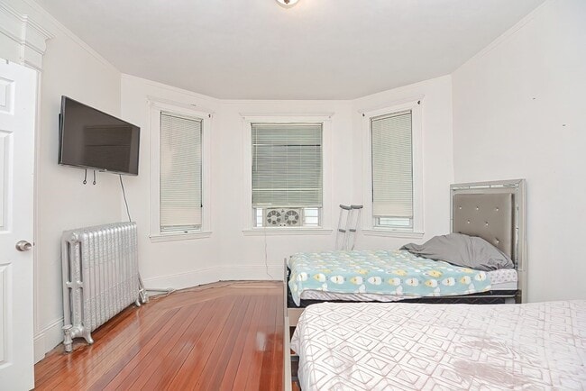 Building Photo - 17 Michigan Ave