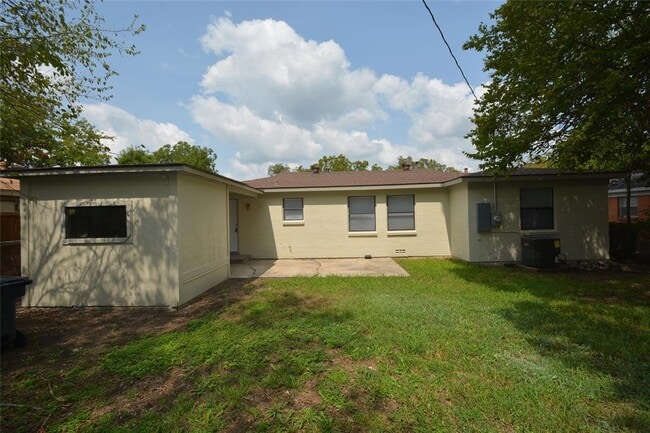 Building Photo - 5525 Volder Dr