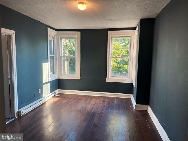 Building Photo - 900 N 7th St