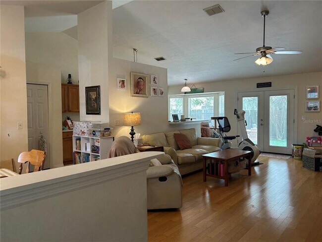 Foto del edificio - 11404 NW 32nd Ave
