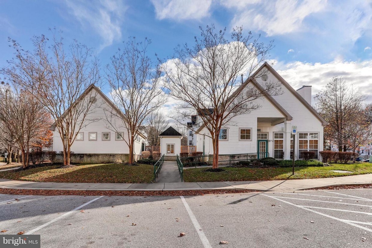 15602 Everglade Ln Unit 2301, Bowie, MD 20716 Condo for Rent in