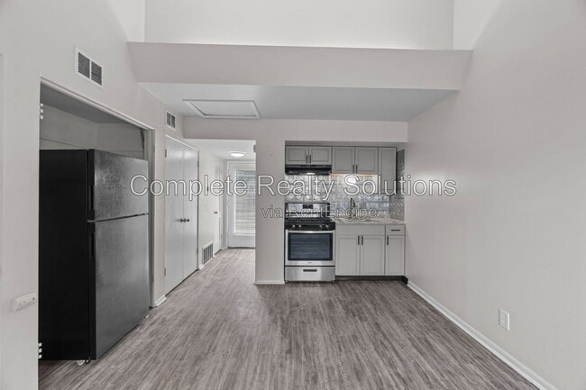 Building Photo - 2323 Woodson Rd