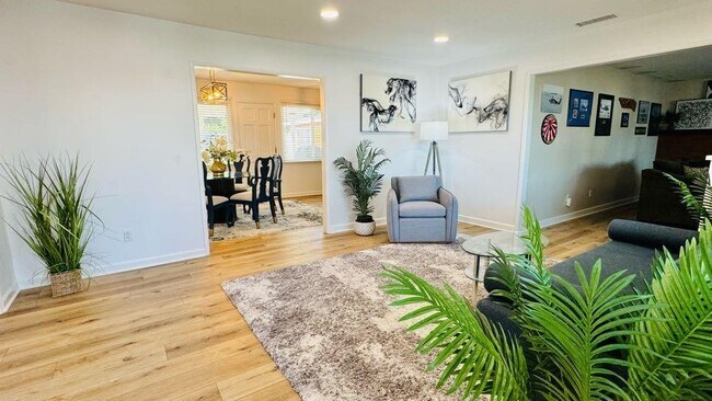 Foto del edificio - 9310 Galston Dr