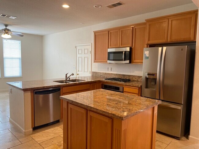 Building Photo - 668 Granite Ln