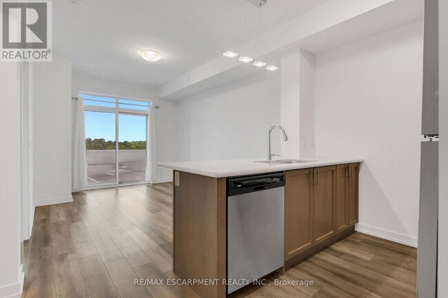 Building Photo - 5055-5055 Greenlane